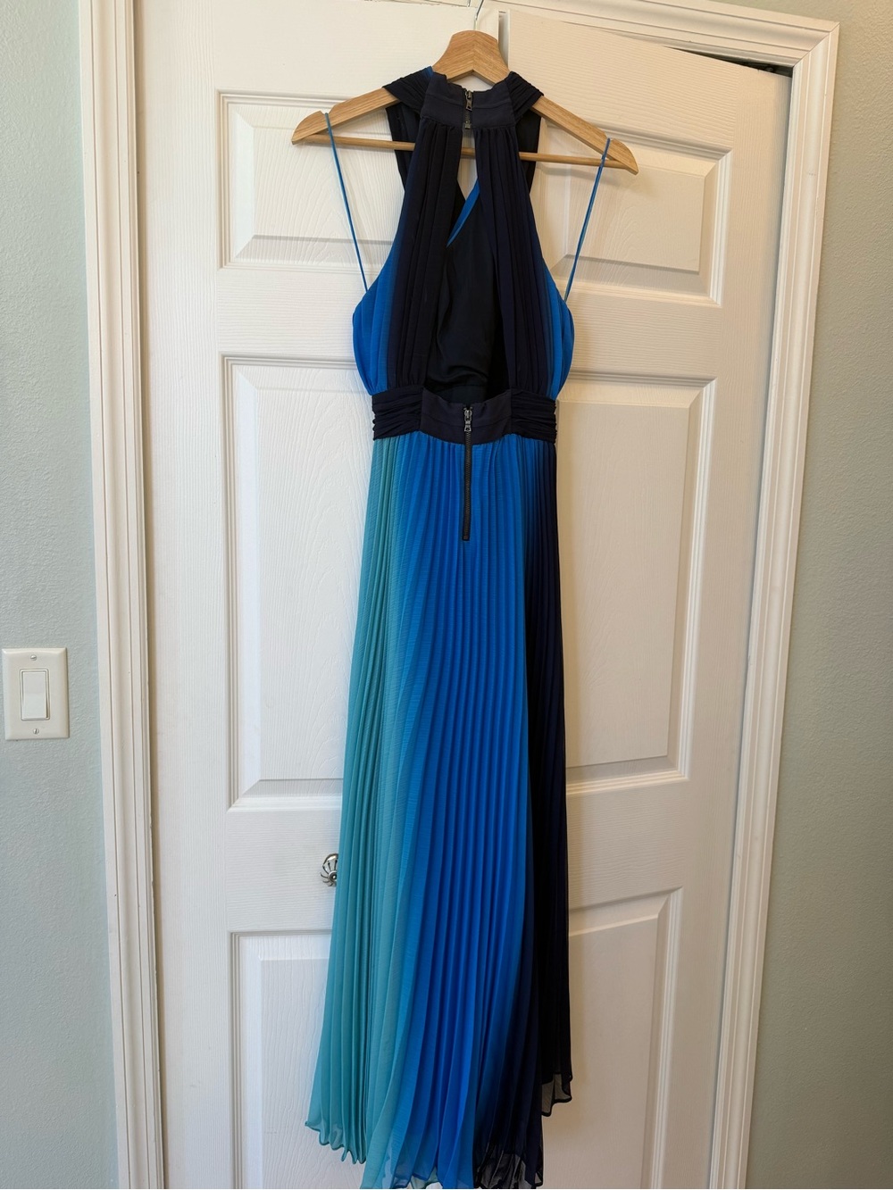 Alice + Olivia Jaelyn Cross Top Flare Dress in Blue Ombre - Picture 6 of 9